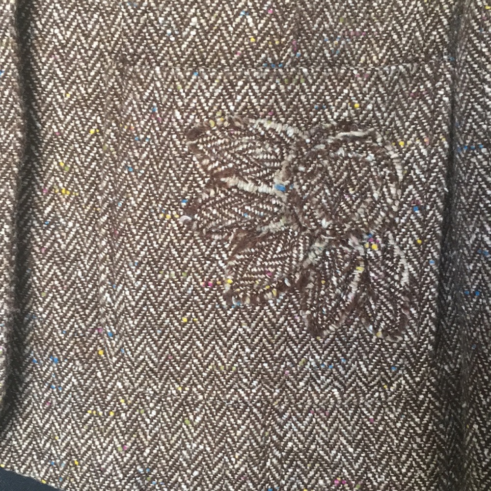 Suit - Picture 2 of 4